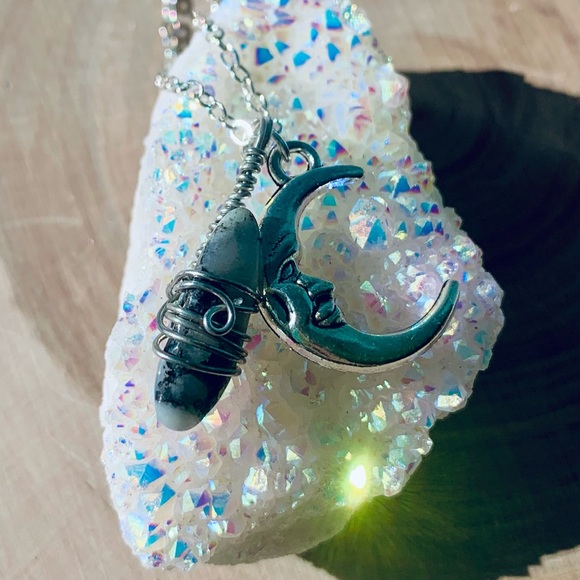 Moonstone Luna Crystal Necklace - Picture 5 of 6